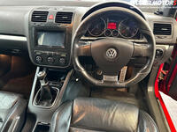 VOLKSWAGEN GOLF (2005)