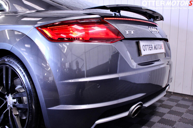 AUDI TT
