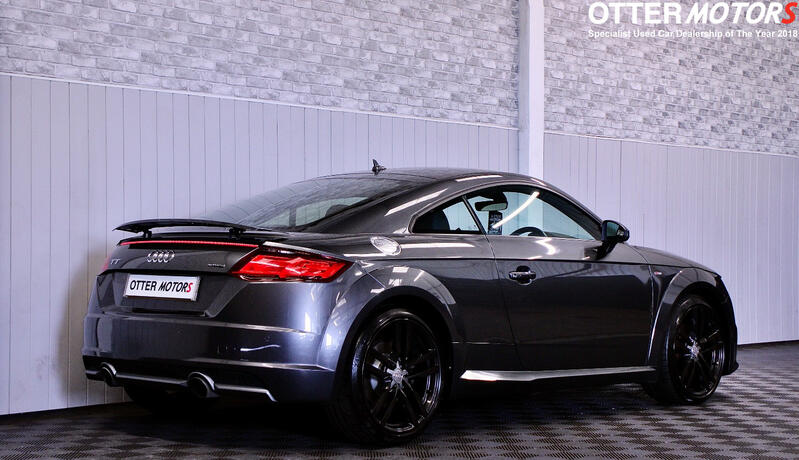 AUDI TT