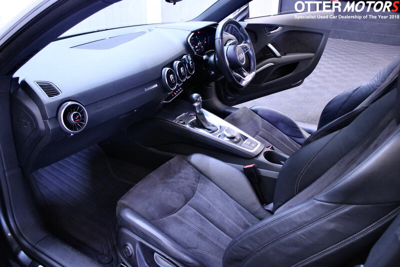 AUDI TT