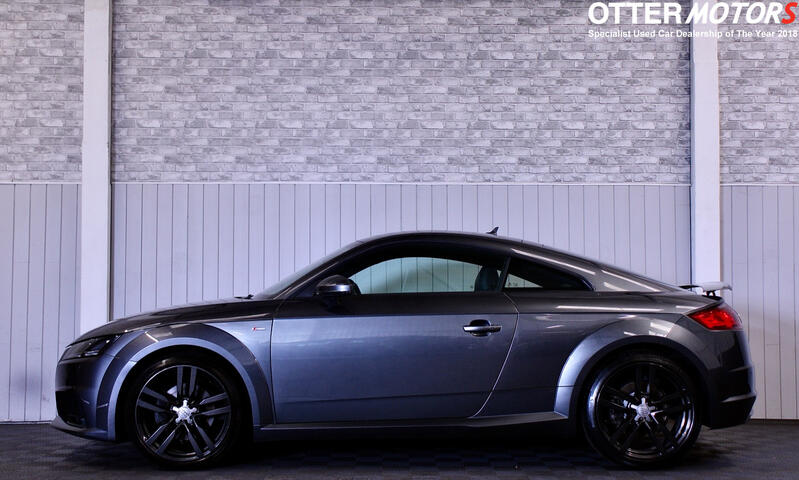 AUDI TT