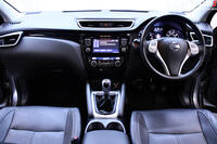 NISSAN QASHQAI (2016)