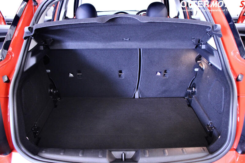 MINI HATCH