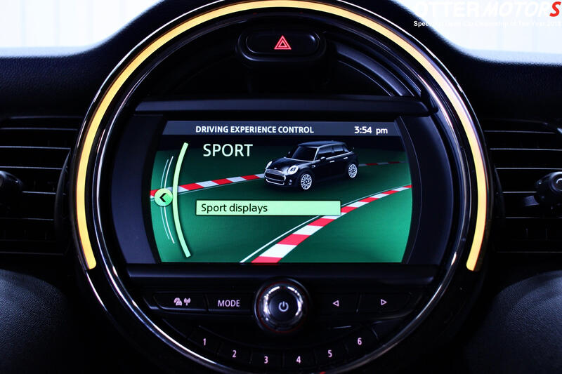 MINI HATCH