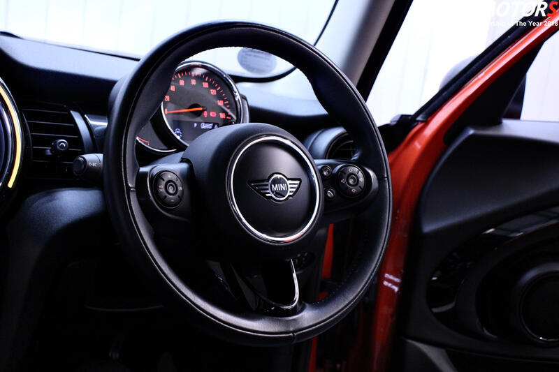 MINI HATCH