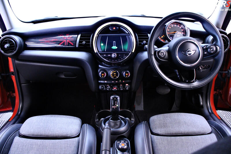 MINI HATCH