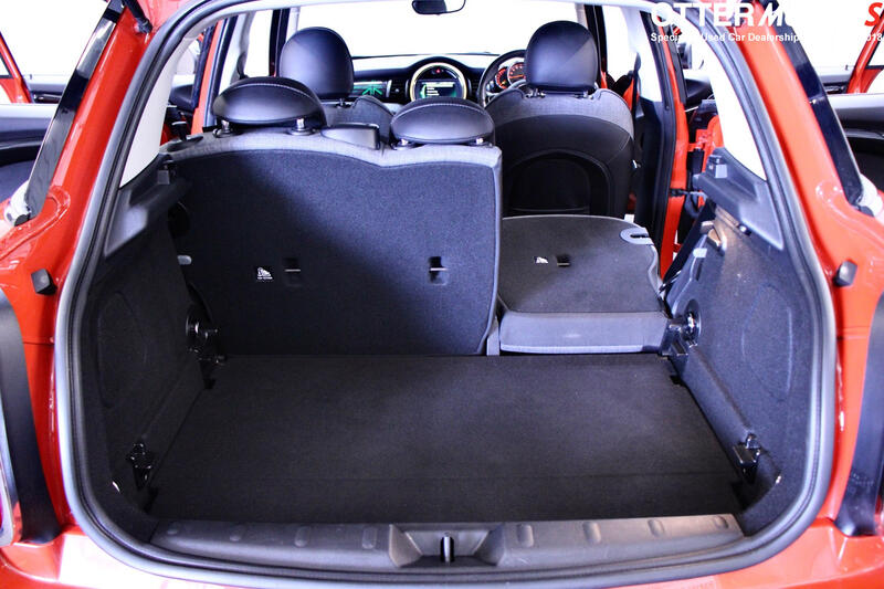 MINI HATCH