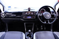 VOLKSWAGEN UP (2013)