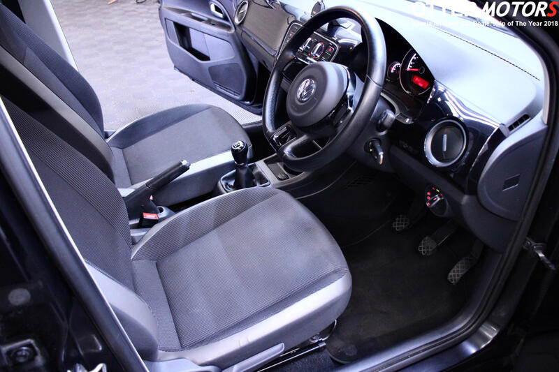VOLKSWAGEN UP