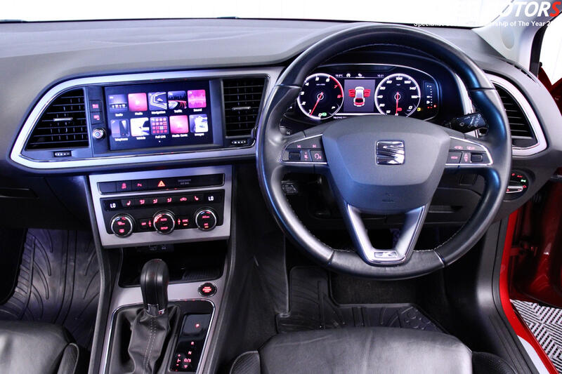 SEAT LEON