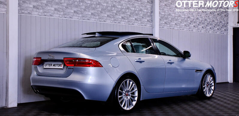 JAGUAR XE