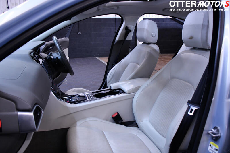 JAGUAR XE
