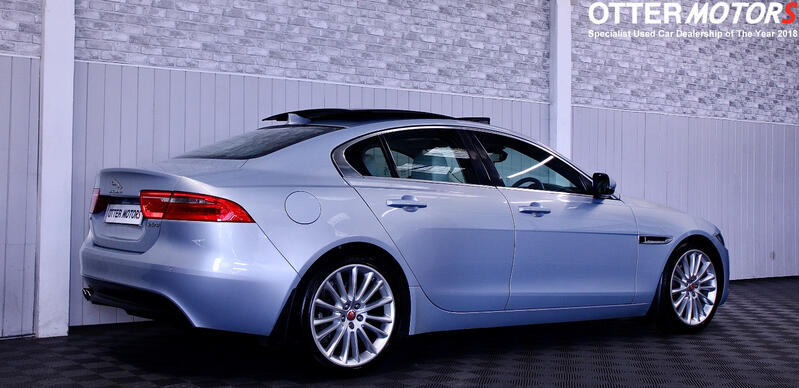 JAGUAR XE