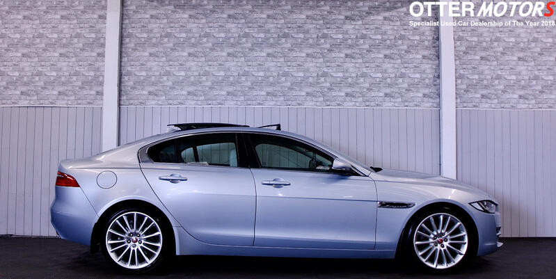 JAGUAR XE