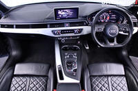 AUDI S4 (2017)