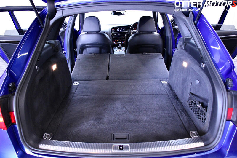 AUDI A4 AVANT