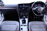 VOLKSWAGEN GOLF (2020)