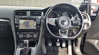 VOLKSWAGEN GOLF (2015)