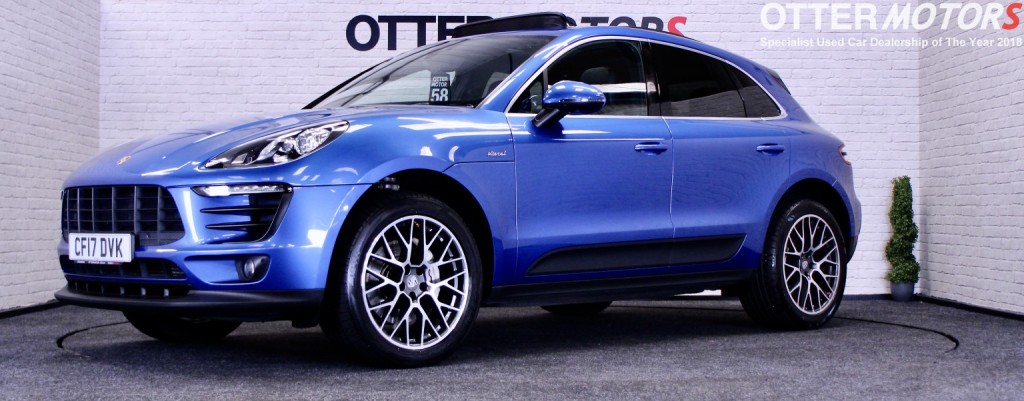 2017 Porsche MACAN (2017)